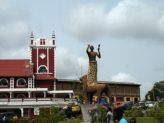 Prempreh II statue