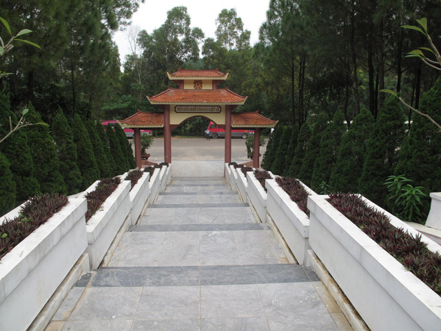 Dong Loc cemetery