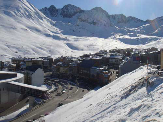 Vue du Pas de la Case, Andorre