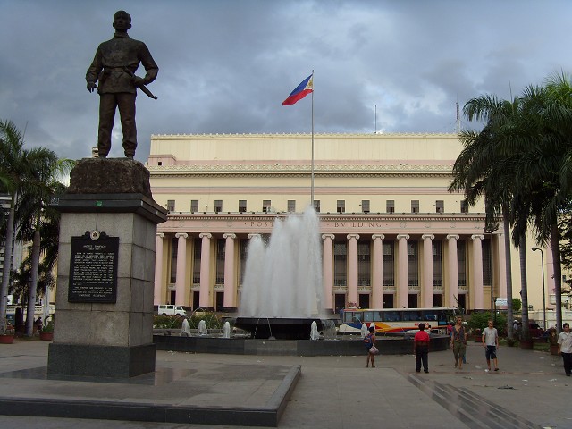 Andres Bonifacio statue