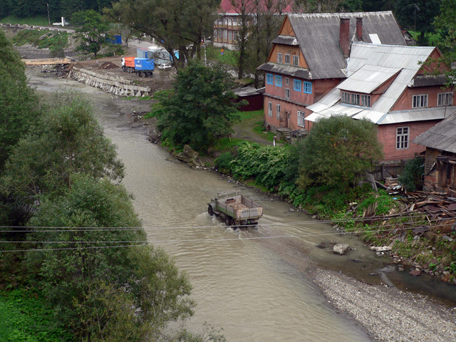 Truck in Vorokhta