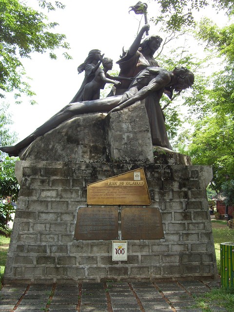 Bini Kalayaan Monument