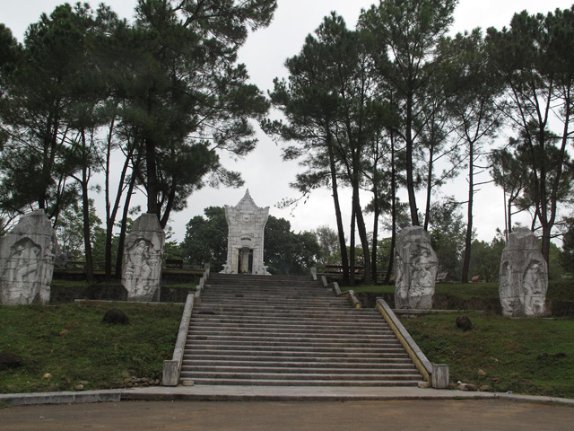 Truong Son cemetery