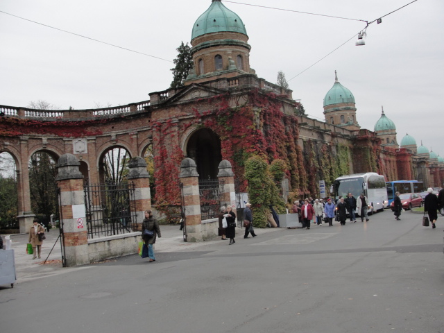 Mirogoj main entrance