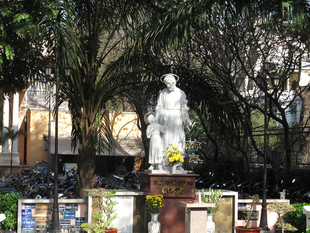 Giuse statue