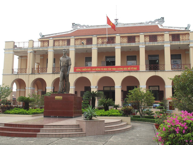 Statue Ho Chi Minh