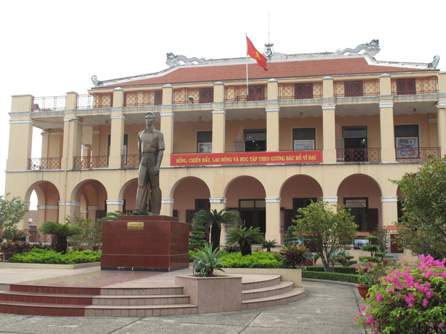 Statue Ho Chi Minh