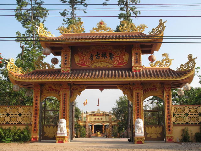 Buu Lam pagoda