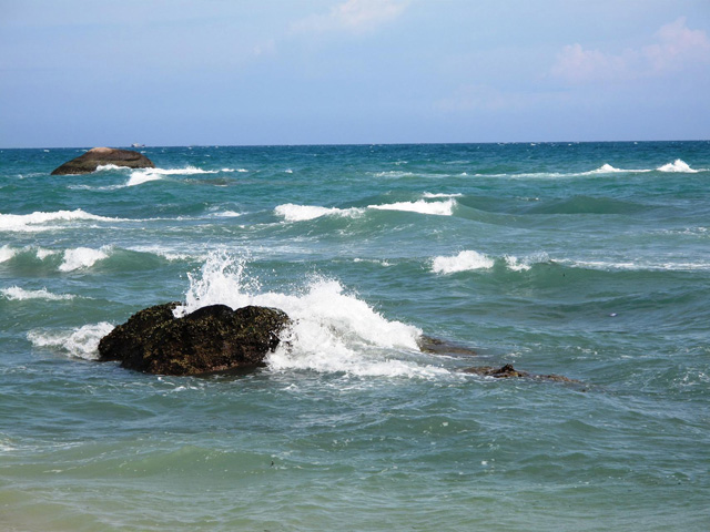 Rocks, Ca Na beach