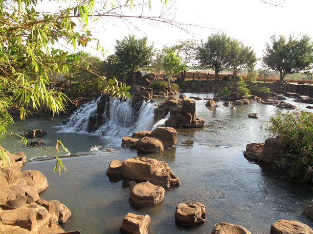 Chang-Nang Waterfall