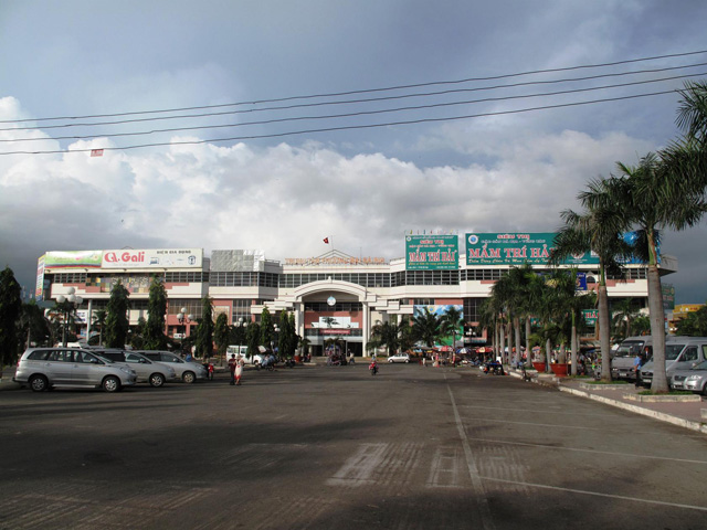 Commercial Center