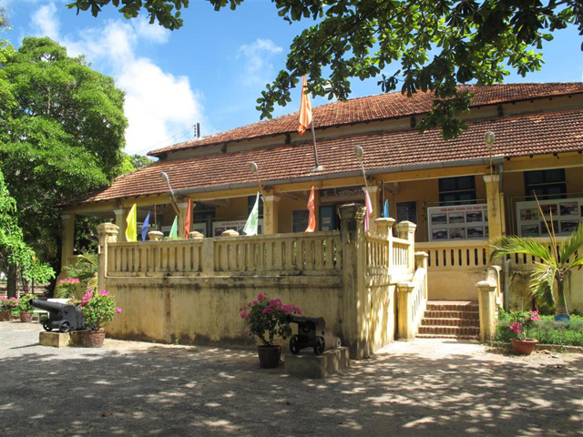 Facade, Con Dao museum