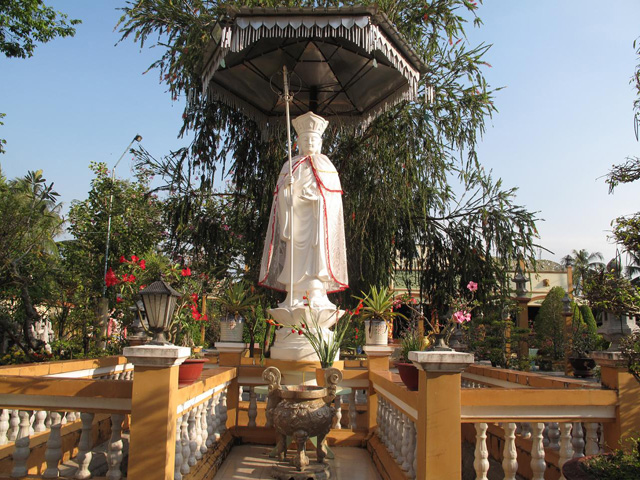 Dia Tang statue