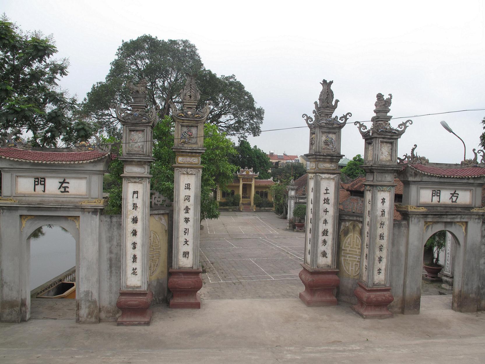 Gate, Tho Khoi Temple