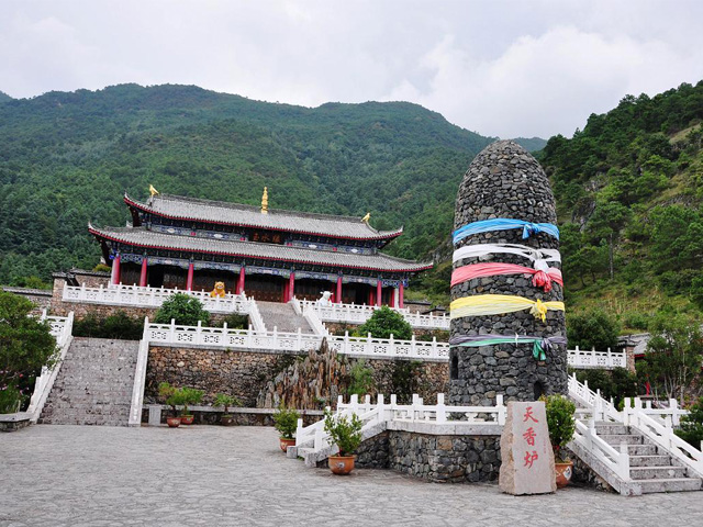 Dongbashiluo Temple