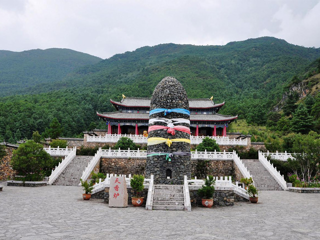 Facade, Dongbashiluo Temple
