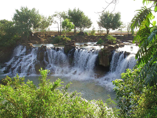 Giang Dien waterfall