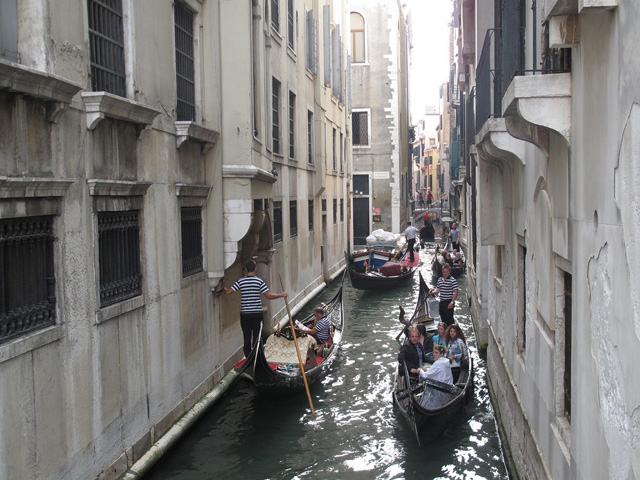 Narrow canal