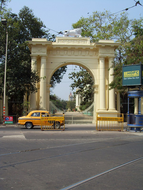 Raj Bhavan gate