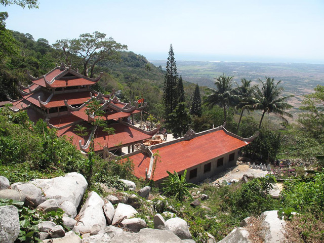 Linh Son Truong Tho pagoda