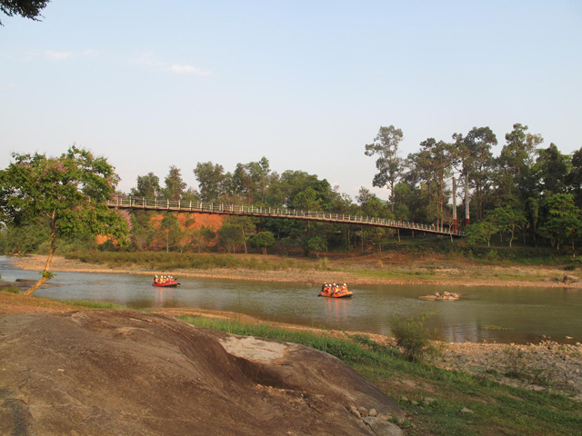 Madagui chain-bridge