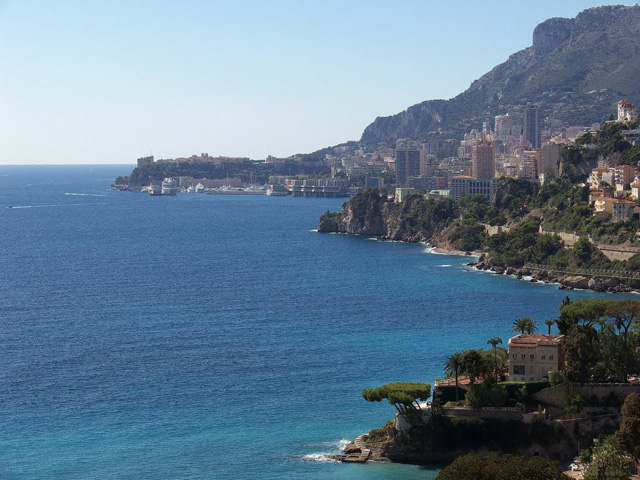 Vue sur Monte-Carlo (Monte-Carlu) un des quartiers de la principauté de Monaco