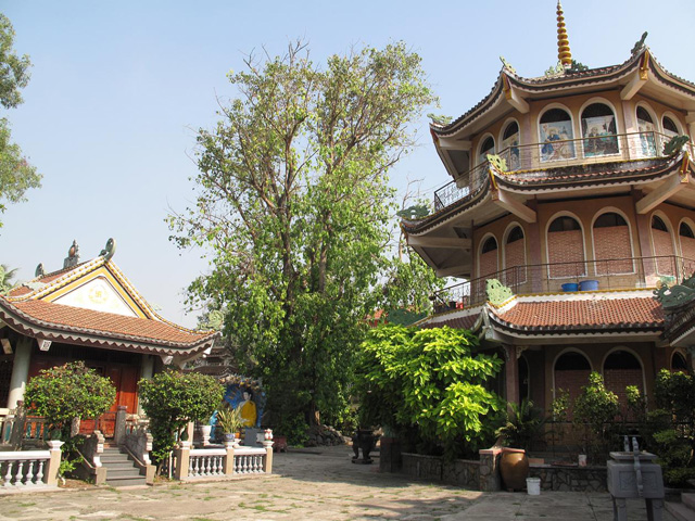 Nam thien Stupa