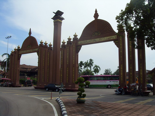 Sultan Ismail Petra Arch