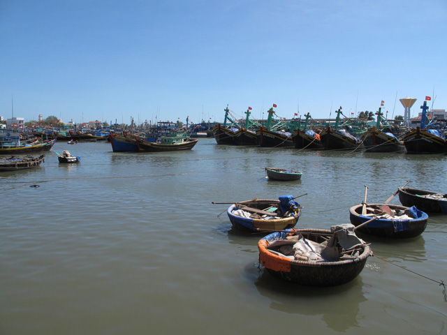 Sea baskets and ships