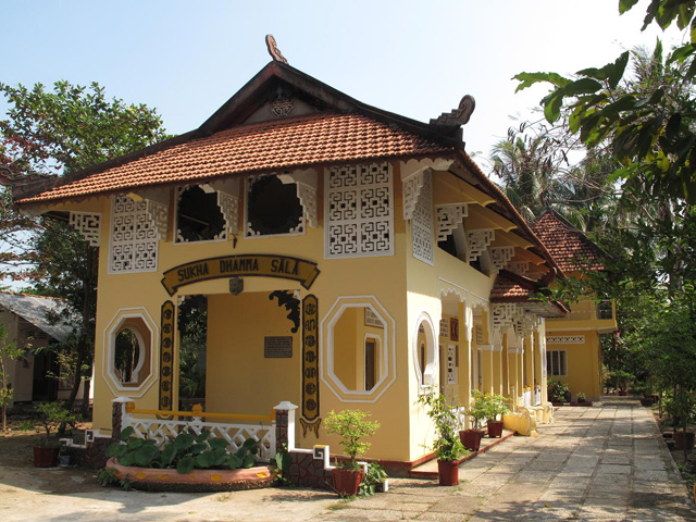 Side temple