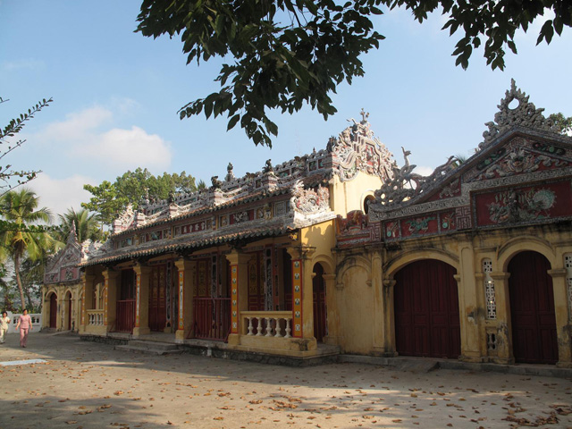 Temple Phu Long