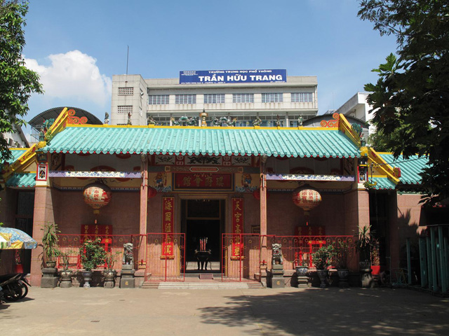 Quynh Phu club-house
