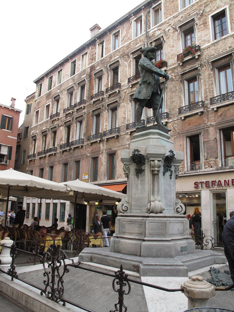 Carlo Goldoni statue