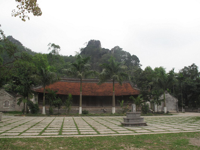 Mountain, Thay pagoda