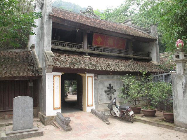 Thay pagoda, facade