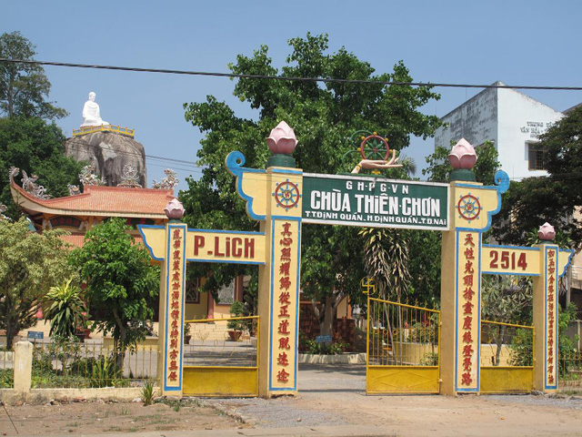 Gate, Thien Chon Pagoda