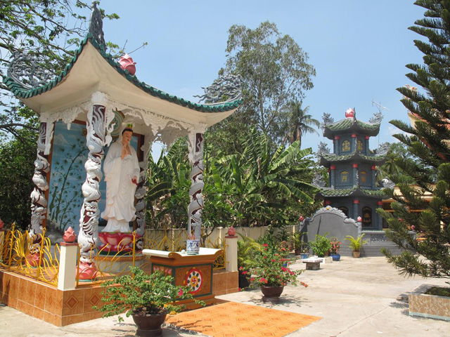 Statues, Thien Chon Pagoda