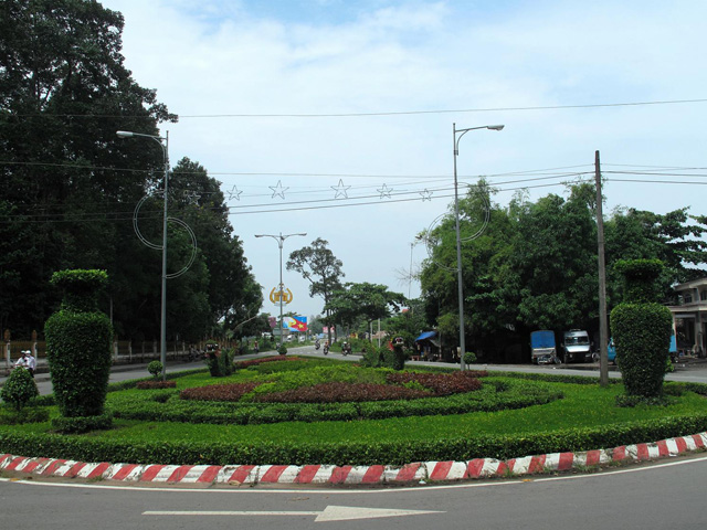 Three-way crossroads