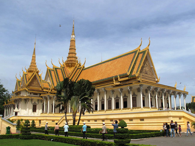 Throne Hall's side view
