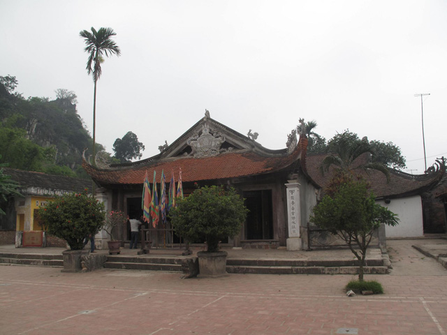 Thuy Khue Temple, Thay pagoda
