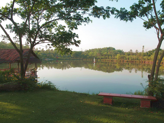 Tuyen Tam lake