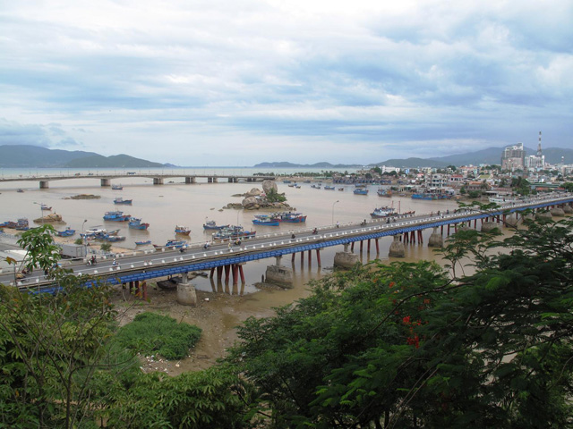 Xom Bong bridge