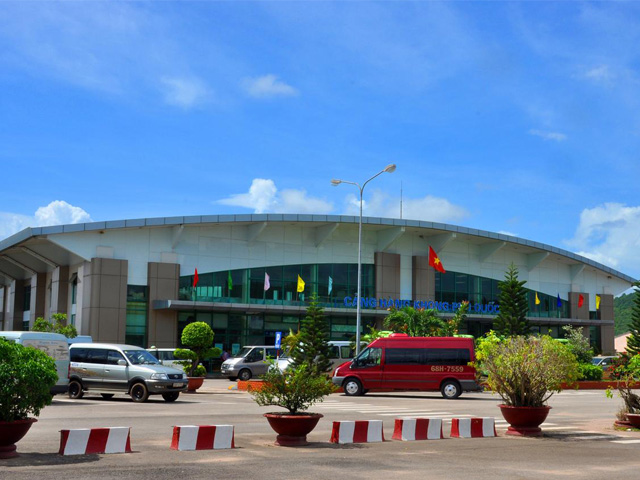 Duong Dong Airport