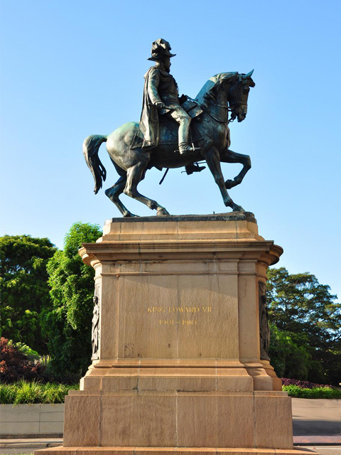 King Edward VII statue