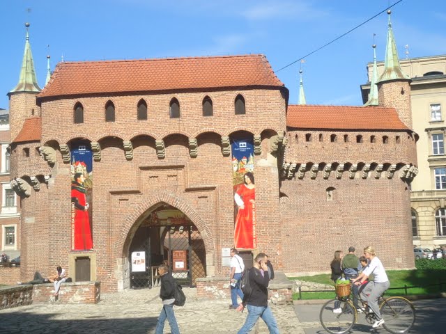 Inner gate