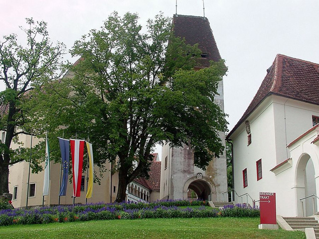 Seggau castle