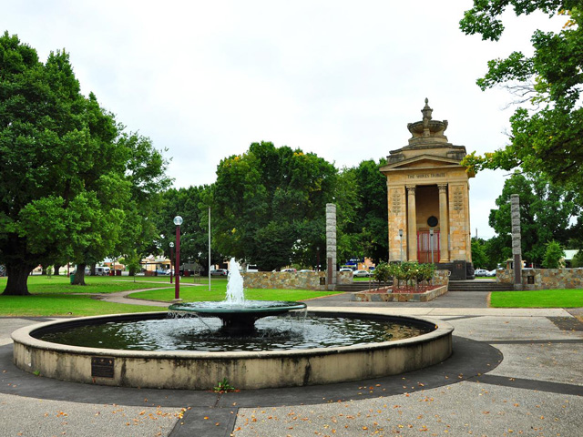 Shires Tribute memorial