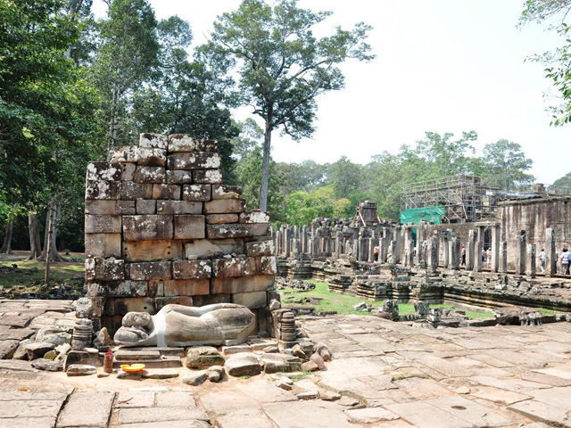 Statues, Bayon Temple