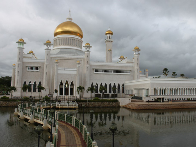 Sultan Omar Ali Saifuddien Mosque