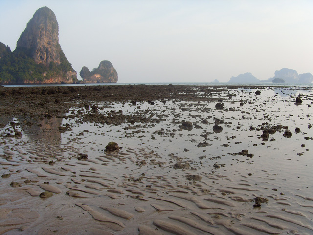 Tonsai Beach